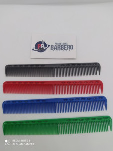 Planeta del barbero - Peinilla esqueleto de colores