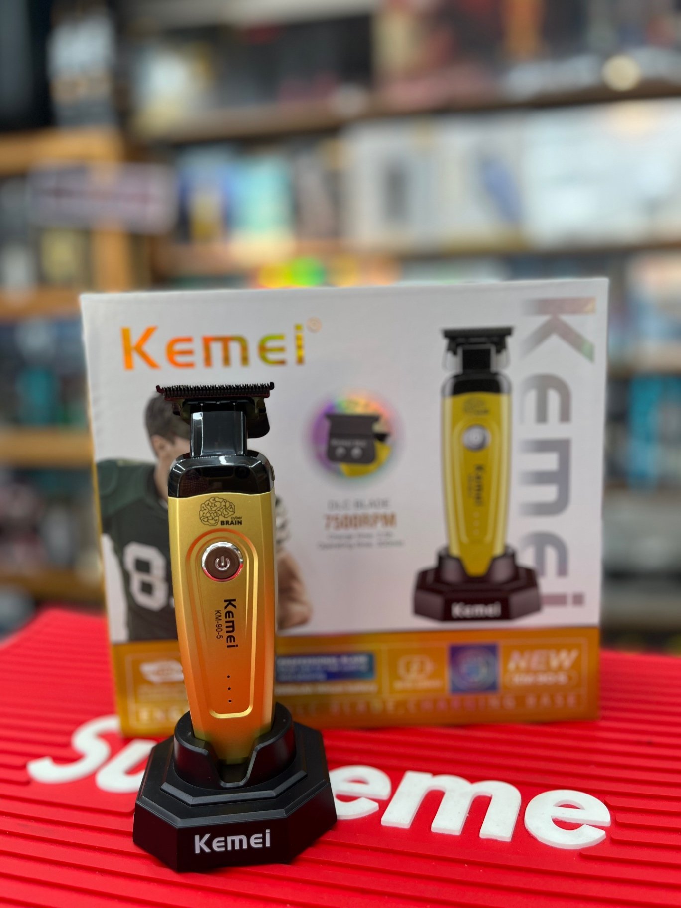 Planeta del barbero - maquina patillera kemei 90 5