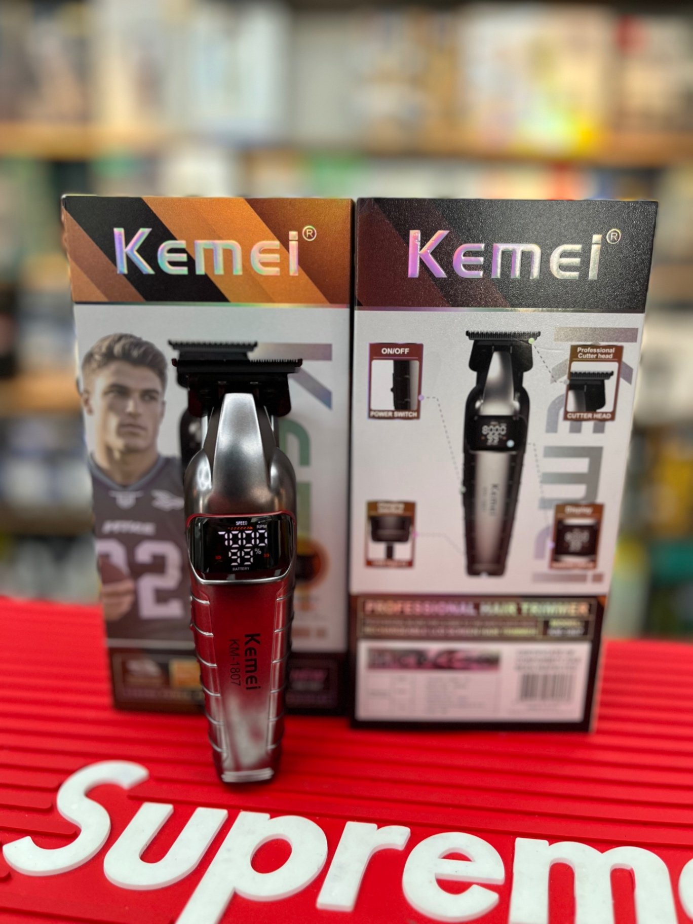 Planeta del barbero - maquina patillera kemei 1807