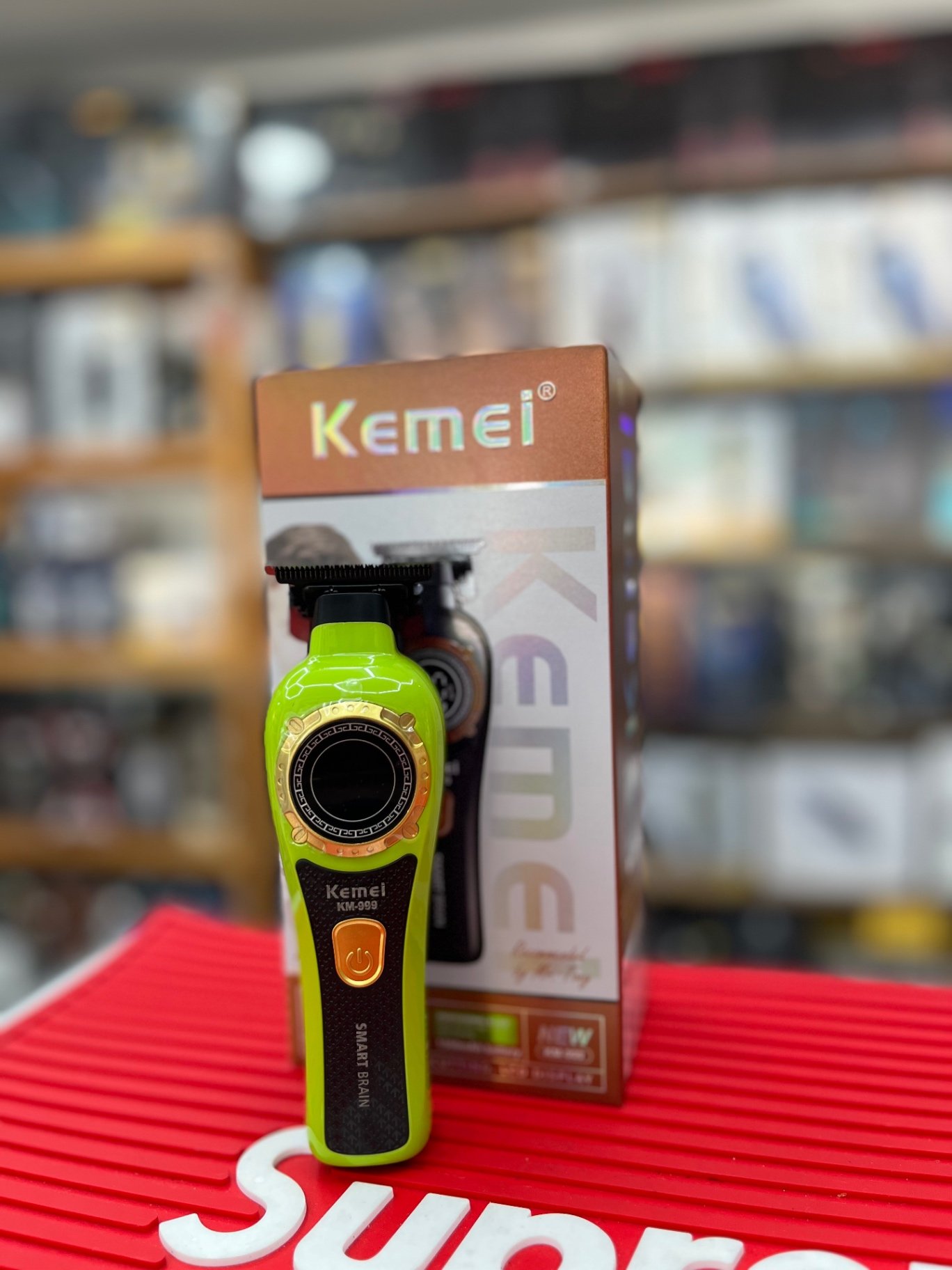 Planeta del barbero - maquina patillera km 999